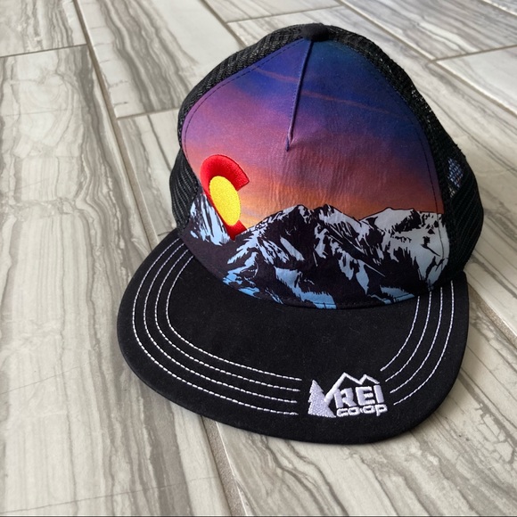 REI Colorado trucker SnapBack hat. EUC like new - Picture 1 of 3